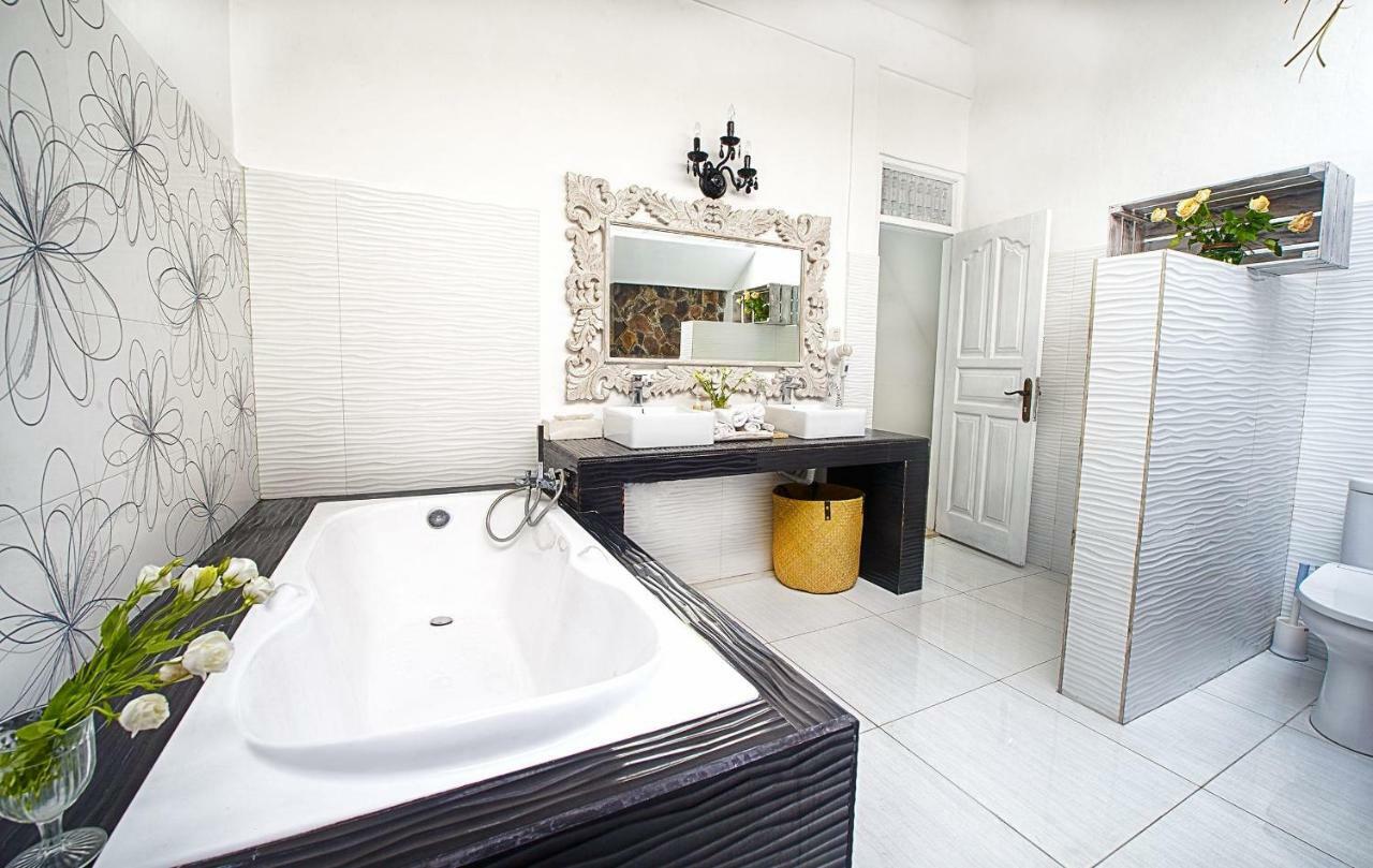 Villa White Stars Seminyak Zewnętrze zdjęcie